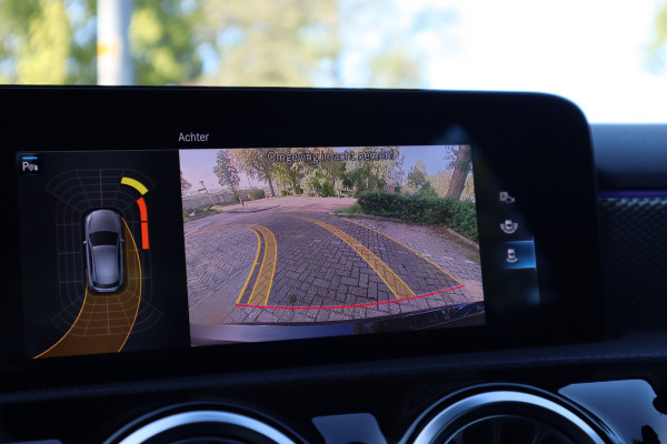 Mercedes-Benz A-Klasse 180 Business Solution Luxury | Sfeerverlichting | Camera |