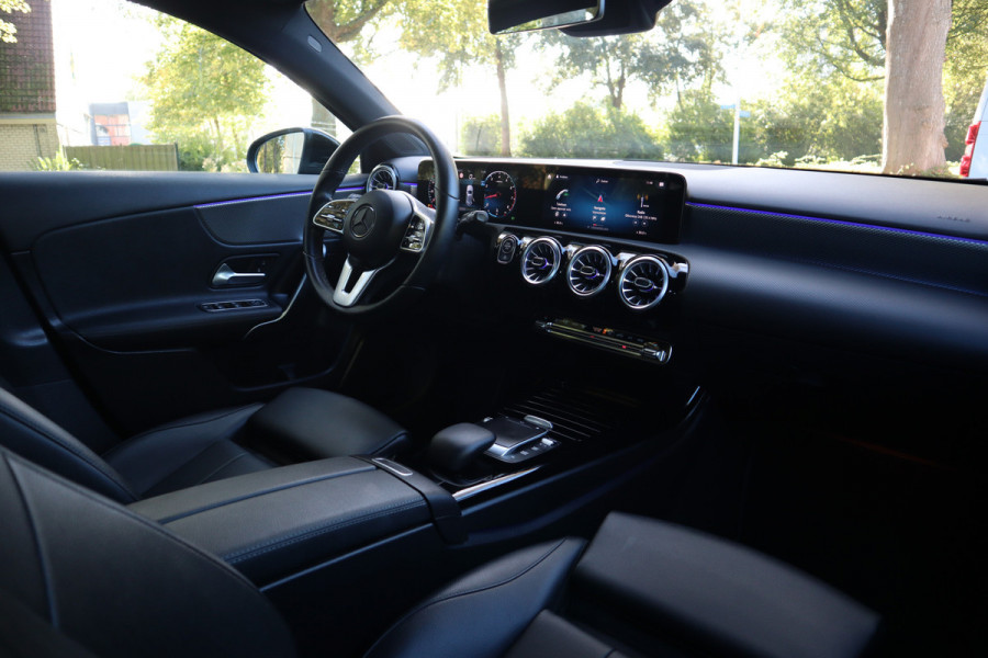 Mercedes-Benz A-Klasse 180 Business Solution Luxury | Sfeerverlichting | Camera |