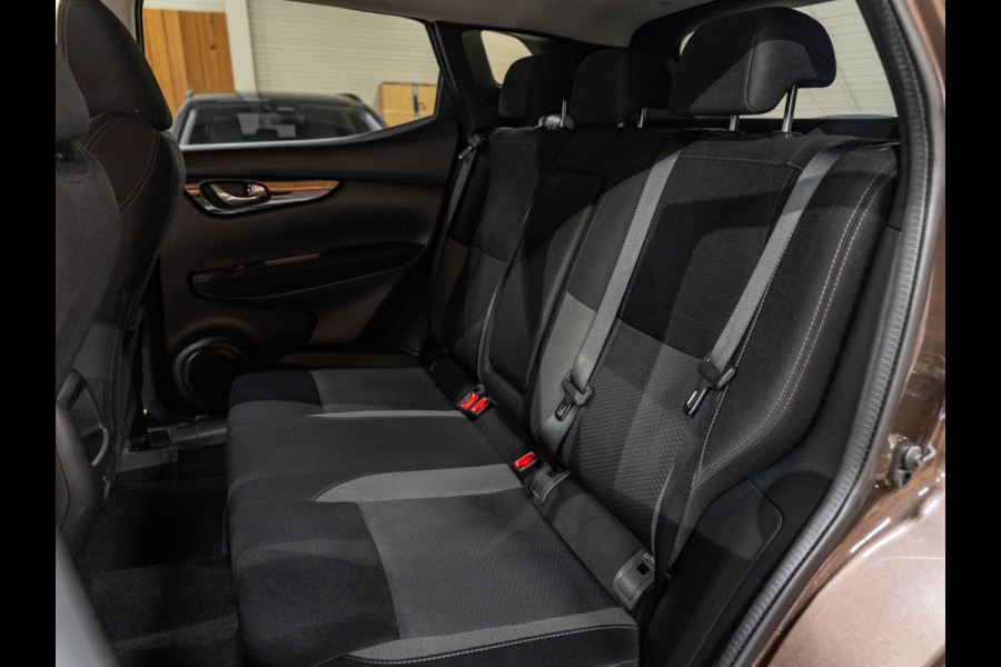Nissan QASHQAI 1.3 MHEV N-Connecta, Navi, Cruise, Clima, 360 Cam, Trekhaak, Private Glas, PDC, Volledig Onderhoud
