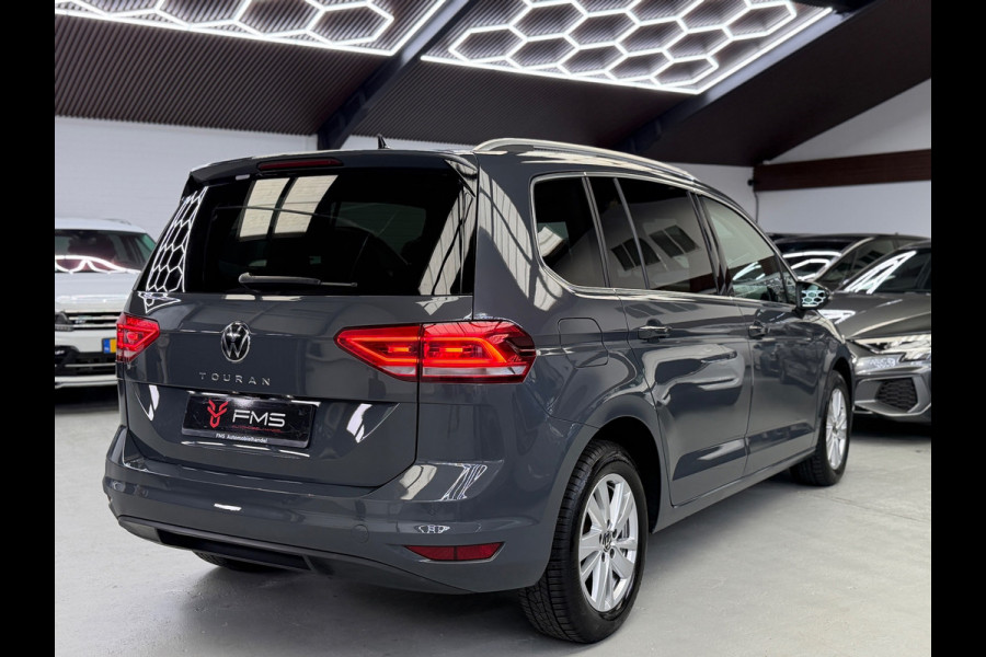 Volkswagen Touran 1.5 TSI Highline 7p Carplay Panorama