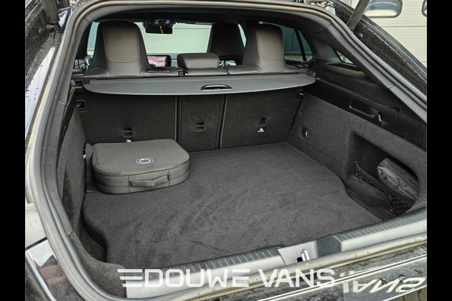 Mercedes-Benz CLA-Klasse 250e AMG Line Shooting Brake Memory Trekhaak LED Ambiente Verli. Camera