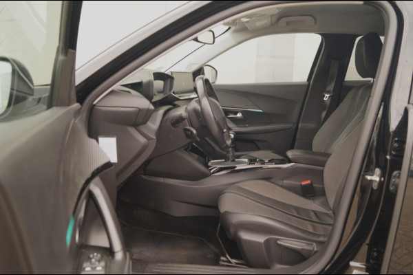 Peugeot 2008 1.2 PureTech Allure -NAVI-ECC-CAM-TREKHAAK-PDC-