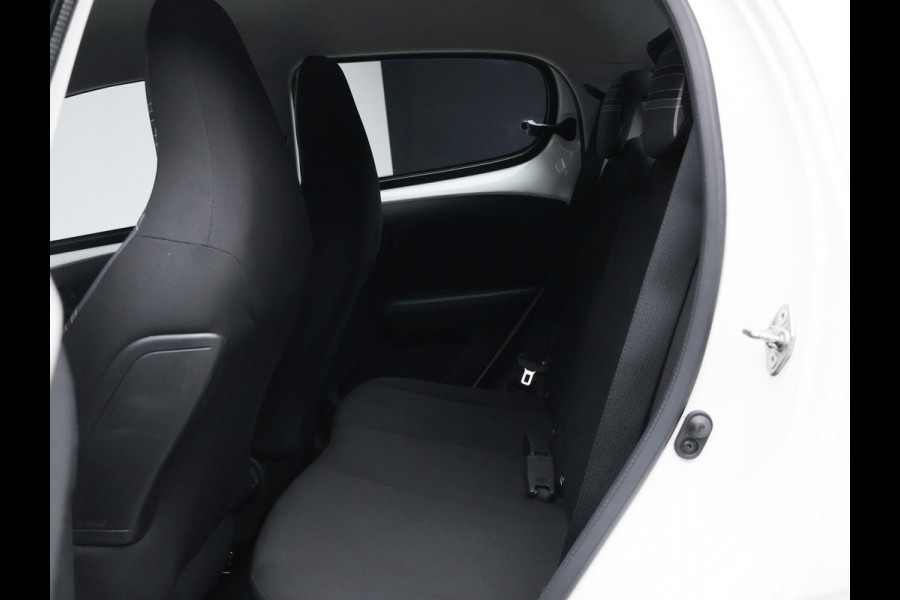 Peugeot 108 1.0 e-VTi Blue Lion Sport (AIRCO,CRUISE,SPORTSTOELEN,LED,GETINT,LM VELGEN,NETTESTAAT)