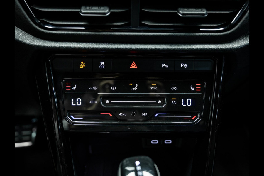 Volkswagen T-Roc 2.0 TSI 4Motion R Vol uitgevoerde T-roc met Akra uiterst netjes onderhouden