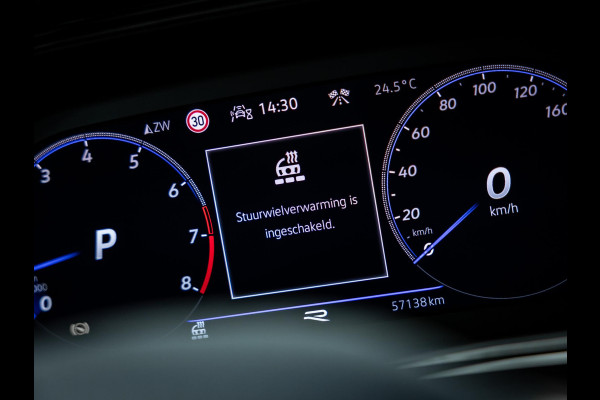Volkswagen T-Roc 2.0 TSI 4Motion R Vol uitgevoerde T-roc met Akra uiterst netjes onderhouden
