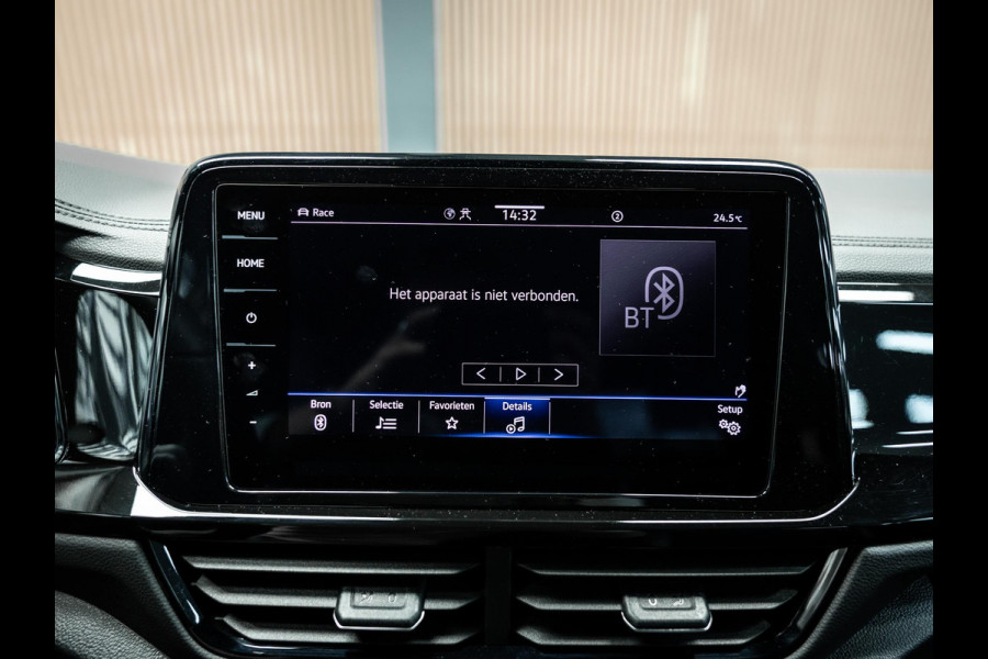 Volkswagen T-Roc 2.0 TSI 4Motion R Vol uitgevoerde T-roc met Akra uiterst netjes onderhouden