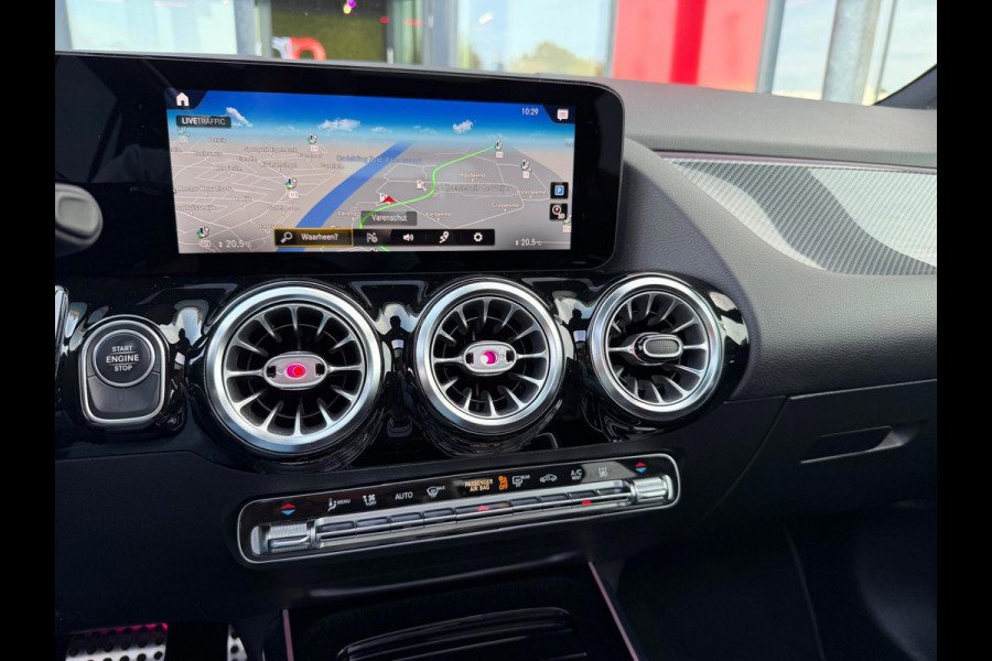Mercedes-Benz GLA 250e Business Solution AMG Limited | Panorama | Memory Seats | Sfeerverlichting | Camera | Keyless |