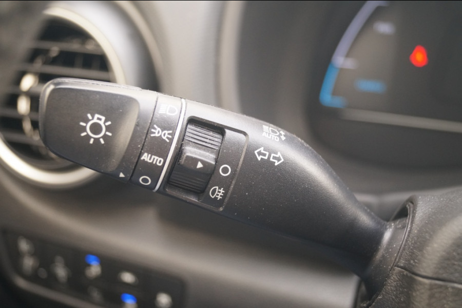 Hyundai Kona EV Premium 64 kWh -SOH92%-LEER-NAVI-ECC-CAM-