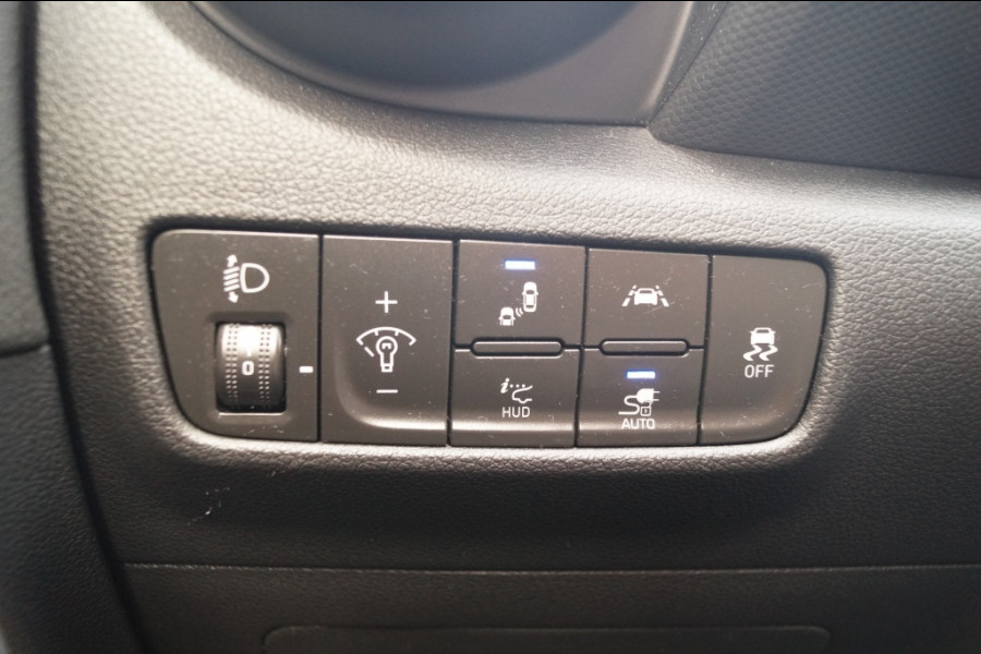 Hyundai Kona EV Premium 64 kWh -SOH92%-LEER-NAVI-ECC-CAM-
