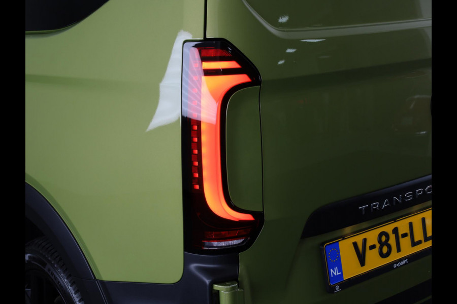Volkswagen Transporter 2.0 TDI L2H1 30 PanAmericana DC Luxe Dubbel Cabine | Stylingpakket | Trekhaak | Laadruimtebetimmering