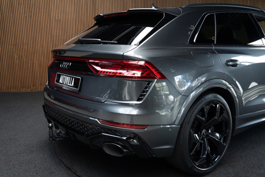 Audi RS Q8 4.0 TFSI B&O HUD Massage Keramisch Softclose ACC PDC Nachtzicht RS Seats Keyless 360 Camera Stoelventilatie Elektr. achterklep Memory seats Elektr. trekhaak Navi Niveauregeling Alcantara binnenhemel Stoelverwarming LM velgen