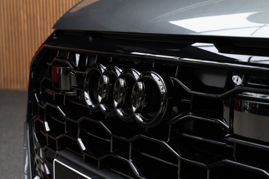 Audi RS Q8 4.0 TFSI B&O HUD Massage Keramisch Softclose ACC PDC Nachtzicht RS Seats Keyless 360 Camera Stoelventilatie Elektr. achterklep Memory seats Elektr. trekhaak Navi Niveauregeling Alcantara binnenhemel Stoelverwarming LM velgen