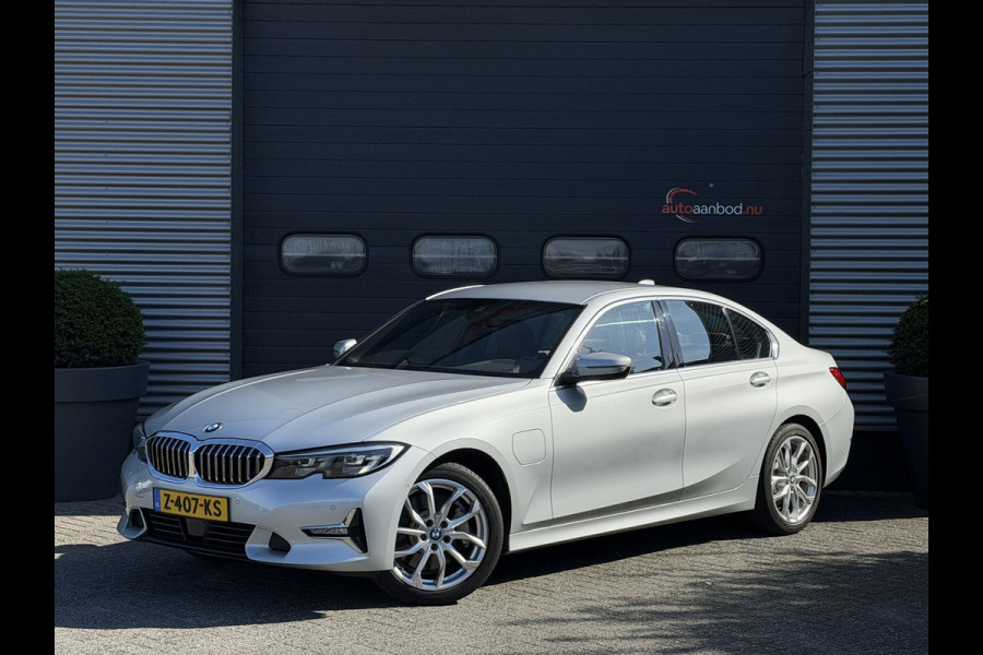 BMW 3-serie 330e High Executive | Camera | Navigatie | Memory Stoelen | Lederen Bekleding | Stoelverwarming |