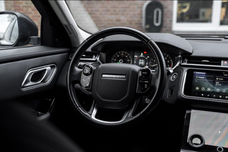 Land Rover Range Rover Velar 2.0 Turbo 250 PK 1e eigenaar AWD R-Dynamic Keyless Stoelverwarming Trekhaak 21''