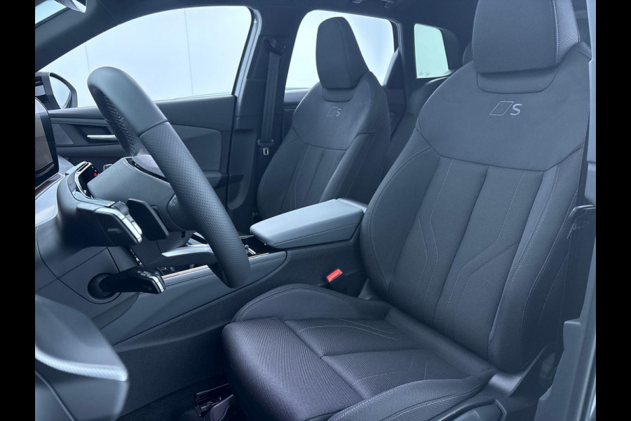 Audi Q3 1.5 e-hybrid S edition 272 pk S-tronic | Verlengde garantie | Navigatie | Panoramadak | Trekhaak (wegklapbaar) | Achteruitrijcamera | Stoelverwarming | Keyless | S-Line