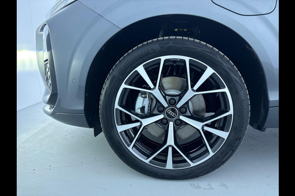 Audi Q3 1.5 e-hybrid S edition 272 pk S-tronic | Verlengde garantie | Navigatie | Panoramadak | Trekhaak (wegklapbaar) | Achteruitrijcamera | Stoelverwarming | Keyless | S-Line