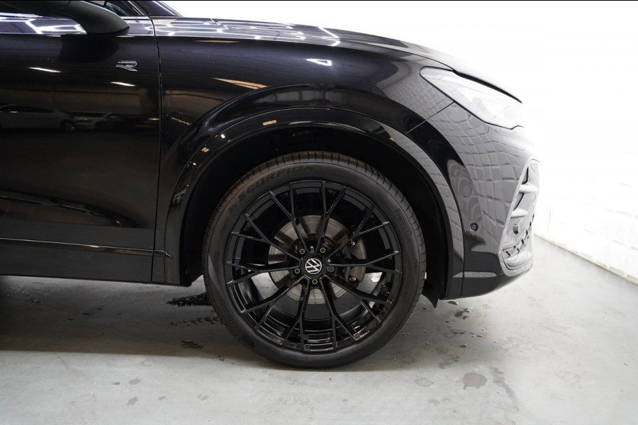 Volkswagen Tiguan 1.5 eTSI 3x R Line PANO IQ HEAD UP H&K 360