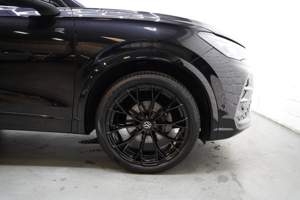 Volkswagen Tiguan 1.5 eTSI 3x R Line PANO IQ HEAD UP H&K 360