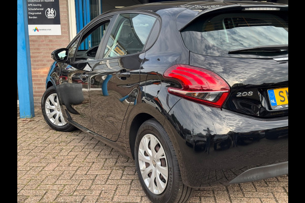 Peugeot 208 1.2 PureTech Active 2018 ZWART AIRCO APK NAP!