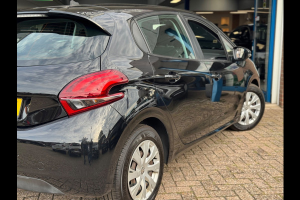 Peugeot 208 1.2 PureTech Active 2018 ZWART AIRCO APK NAP!