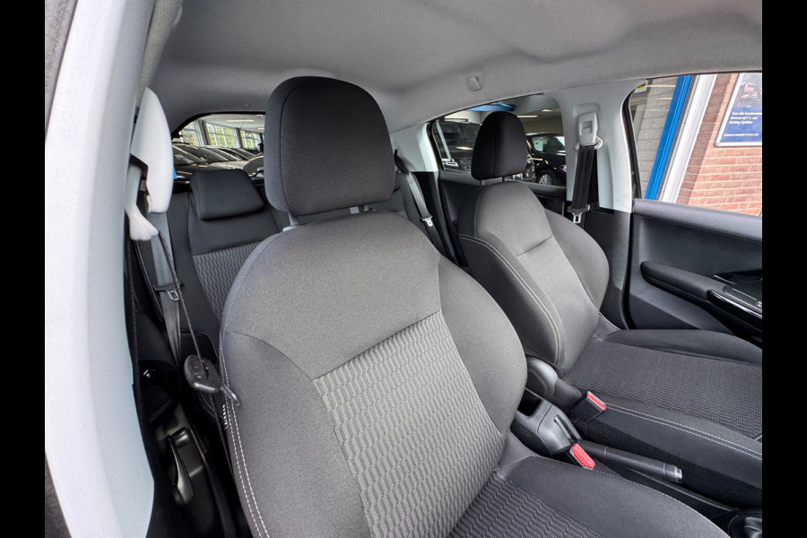 Peugeot 208 1.2 PureTech Active 2018 ZWART AIRCO APK NAP!