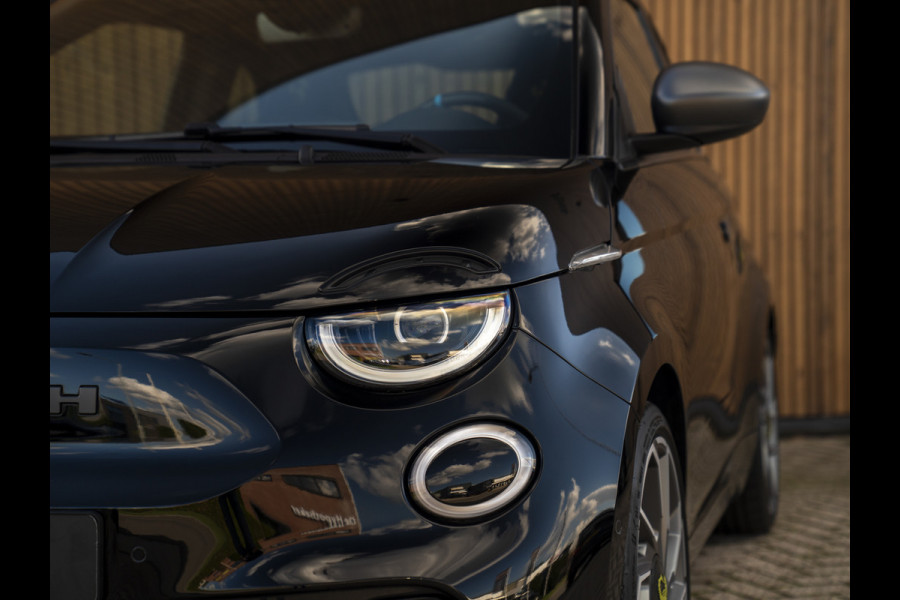 Abarth 500 Turismo 42 kWh | Panoramadak | Stoelverwarming | Camera