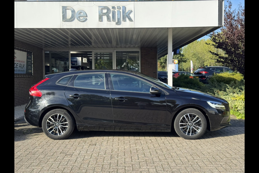 Volvo V40 2.0 T2 Momentum | Navi, PDC, Cruise, Trekhaak afn., Climate |