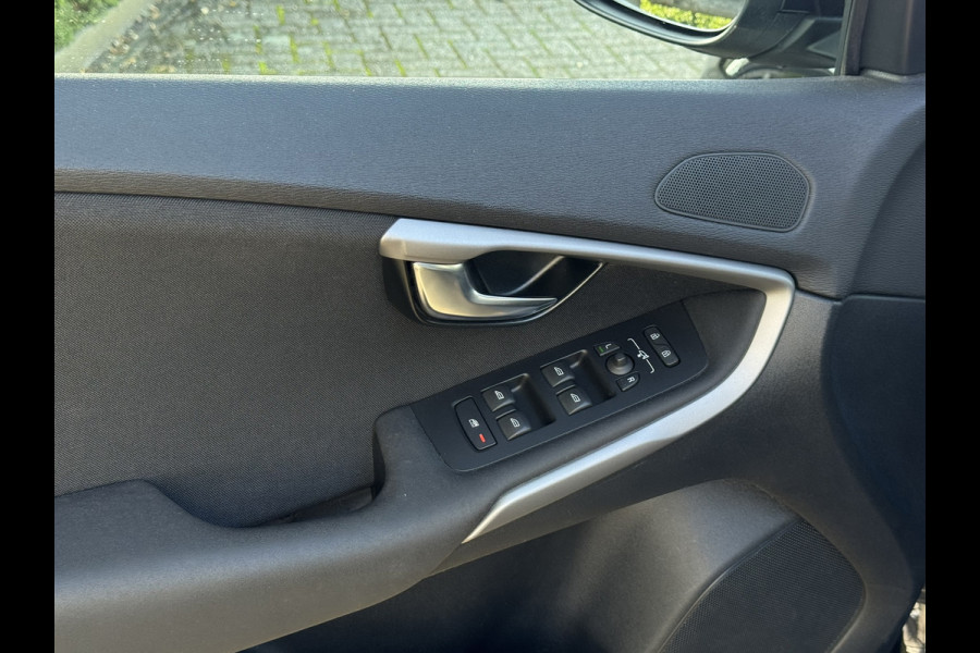 Volvo V40 2.0 T2 Momentum | Navi, PDC, Cruise, Trekhaak afn., Climate |