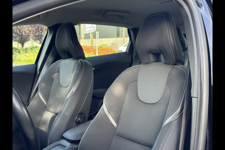 Volvo V40 2.0 T2 Momentum | Navi, PDC, Cruise, Trekhaak afn., Climate |