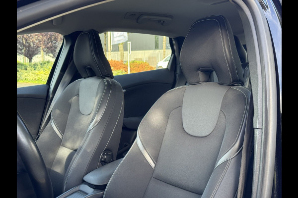 Volvo V40 2.0 T2 Momentum | Navi, PDC, Cruise, Trekhaak afn., Climate |