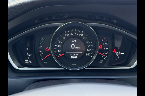 Volvo V40 2.0 T2 Momentum | Navi, PDC, Cruise, Trekhaak afn., Climate |