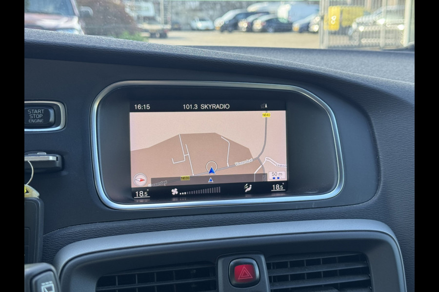 Volvo V40 2.0 T2 Momentum | Navi, PDC, Cruise, Trekhaak afn., Climate |