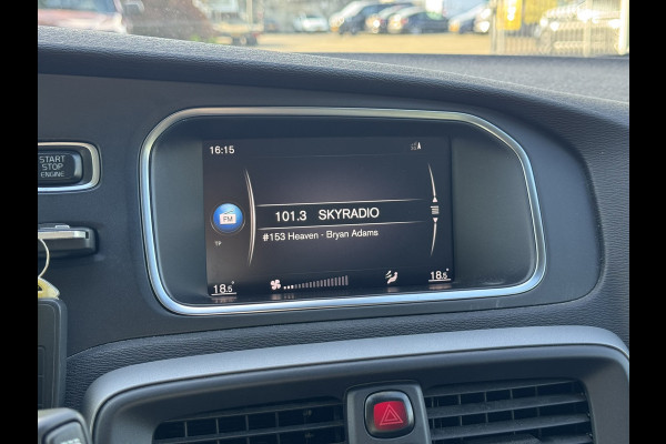 Volvo V40 2.0 T2 Momentum | Navi, PDC, Cruise, Trekhaak afn., Climate |