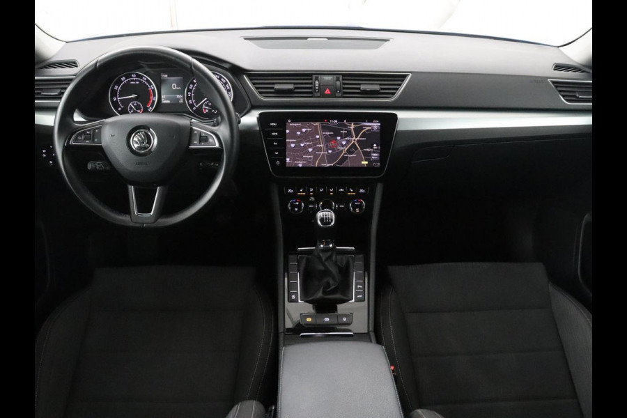 Škoda Superb Combi 1.5 TSI ACT Ambition Business | Panoramadak | Trekhaak | Memory | Adaptive cruise | Carplay | Stoelverwarming | Full LED | Park assist |