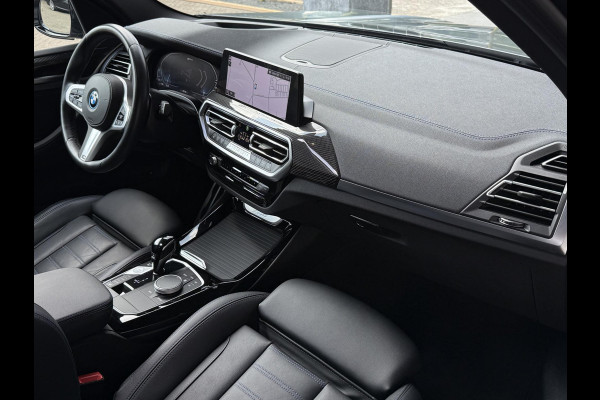 BMW X3 xDrive30e M SPORT | SPORTREMMEN ROOD | PANORAMA | 360 CAMERA | HEAD UP | ADAPTIEF ONDERSTEL |