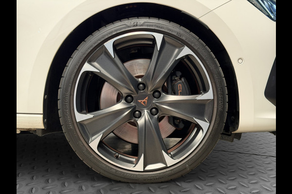 CUPRA Leon Sportstourer 1.4 e-Hybrid VZ Performance|Keyless|Matrix LED|Camera|Kuipstoelen