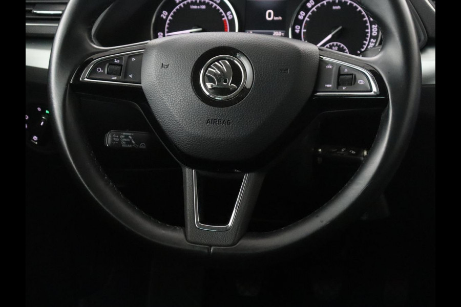 Škoda Superb Combi 1.5 TSI ACT Ambition Business | Panoramadak | Trekhaak | Memory | Adaptive cruise | Carplay | Stoelverwarming | Full LED | Park assist |