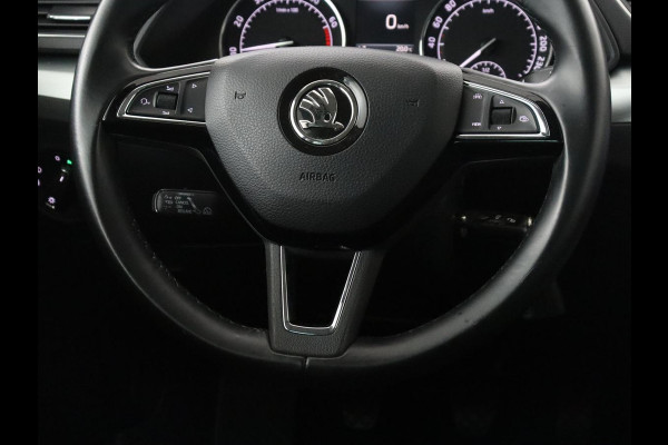 Škoda Superb Combi 1.5 TSI ACT Ambition Business | Panoramadak | Trekhaak | Memory | Adaptive cruise | Carplay | Stoelverwarming | Full LED | Park assist |