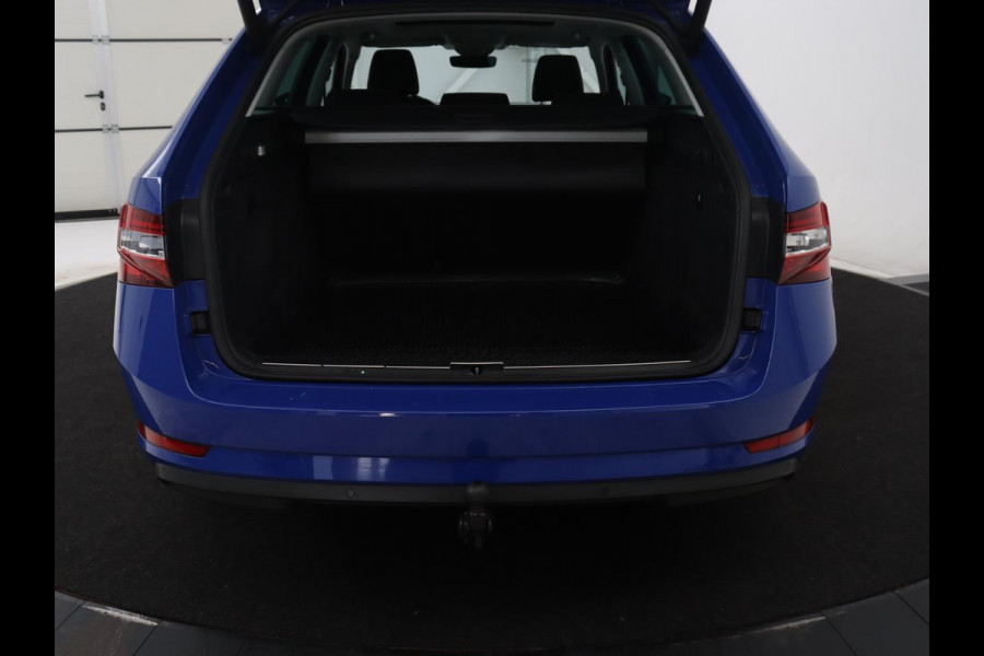 Škoda Superb Combi 1.5 TSI ACT Ambition Business | Panoramadak | Trekhaak | Memory | Adaptive cruise | Carplay | Stoelverwarming | Full LED | Park assist |