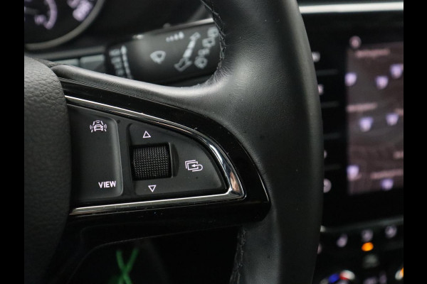 Škoda Superb Combi 1.5 TSI ACT Ambition Business | Panoramadak | Trekhaak | Memory | Adaptive cruise | Carplay | Stoelverwarming | Full LED | Park assist |
