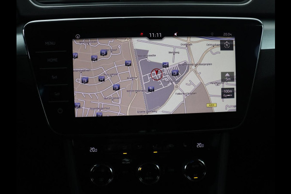 Škoda Superb Combi 1.5 TSI ACT Ambition Business | Panoramadak | Trekhaak | Memory | Adaptive cruise | Carplay | Stoelverwarming | Full LED | Park assist |