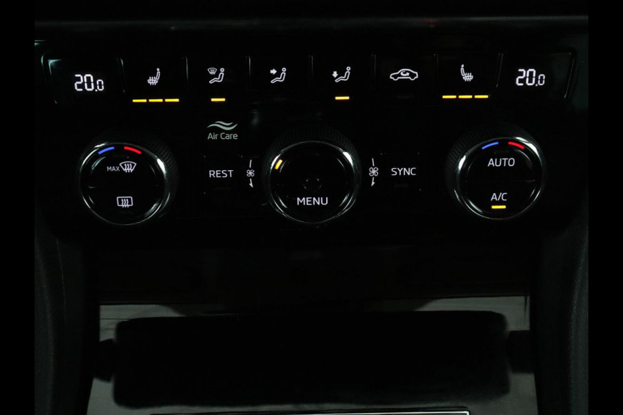 Škoda Superb Combi 1.5 TSI ACT Ambition Business | Panoramadak | Trekhaak | Memory | Adaptive cruise | Carplay | Stoelverwarming | Full LED | Park assist |
