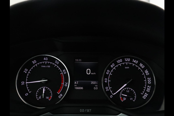 Škoda Superb Combi 1.5 TSI ACT Ambition Business | Panoramadak | Trekhaak | Memory | Adaptive cruise | Carplay | Stoelverwarming | Full LED | Park assist |
