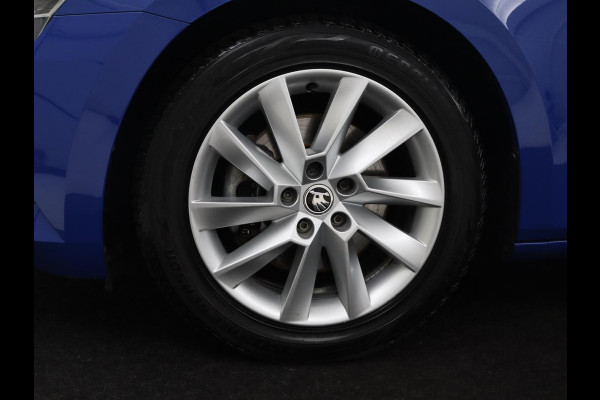Škoda Superb Combi 1.5 TSI ACT Ambition Business | Panoramadak | Trekhaak | Memory | Adaptive cruise | Carplay | Stoelverwarming | Full LED | Park assist |