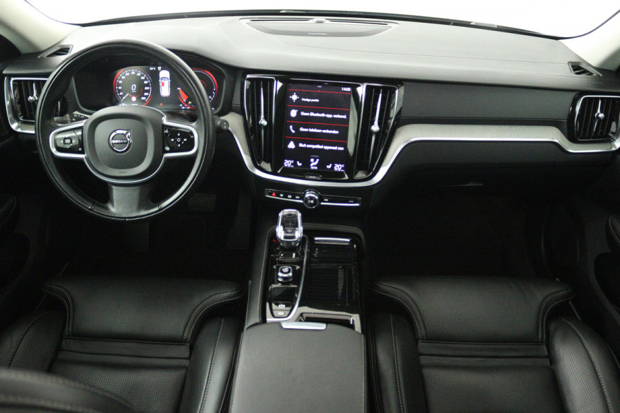 Volvo V60 2.0 T6 Recharge AWD Inscription (PANORAMADAK, TREKHAAK, CAMERA, STOELVERWARMING, ELEKTR STOELEN)