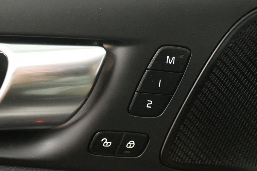 Volvo V60 2.0 T6 Recharge AWD Inscription (PANORAMADAK, TREKHAAK, CAMERA, STOELVERWARMING, ELEKTR STOELEN)