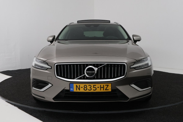 Volvo V60 2.0 T6 Recharge AWD Inscription (PANORAMADAK, TREKHAAK, CAMERA, STOELVERWARMING, ELEKTR STOELEN)