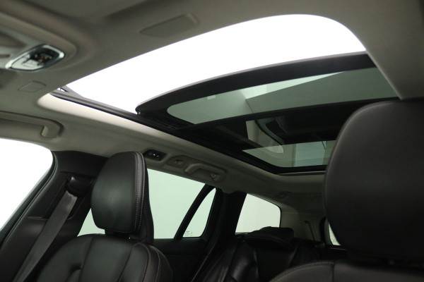 Volvo V60 2.0 T6 Recharge AWD Inscription (PANORAMADAK, TREKHAAK, CAMERA, STOELVERWARMING, ELEKTR STOELEN)