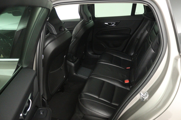 Volvo V60 2.0 T6 Recharge AWD Inscription (PANORAMADAK, TREKHAAK, CAMERA, STOELVERWARMING, ELEKTR STOELEN)