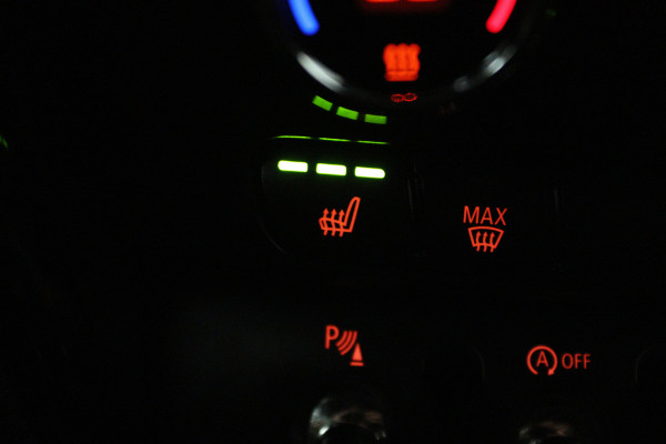 MINI Clubman 1.5 One Chili (STOELVERWARMING, CAMERA, DEALER ONDERHOUDEN)